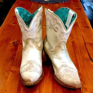 Corral cowboy boots